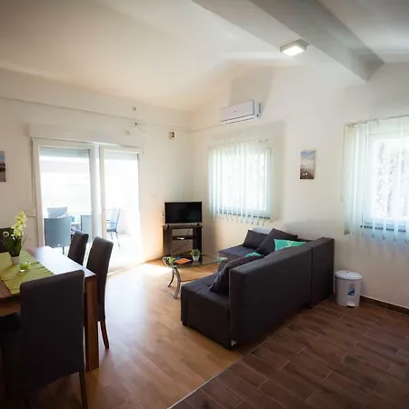 Lego Βόντιτσε